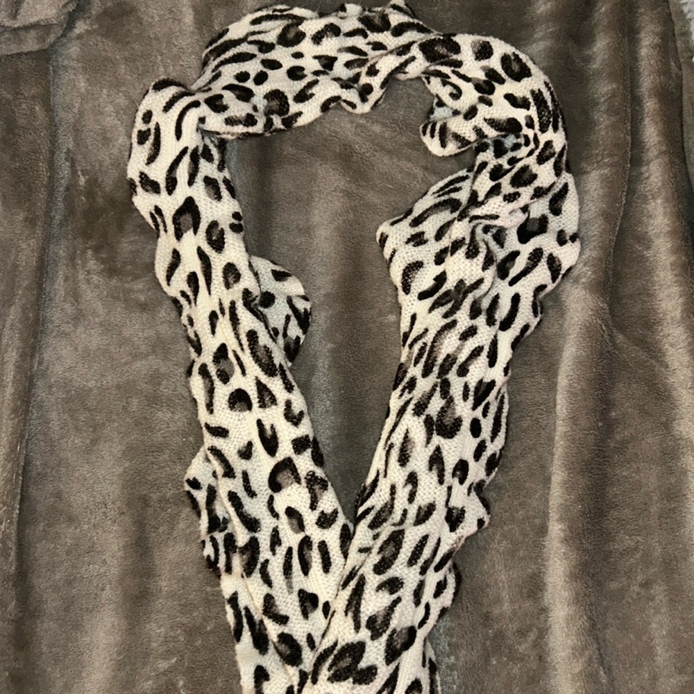 Leopard print scarf🧣